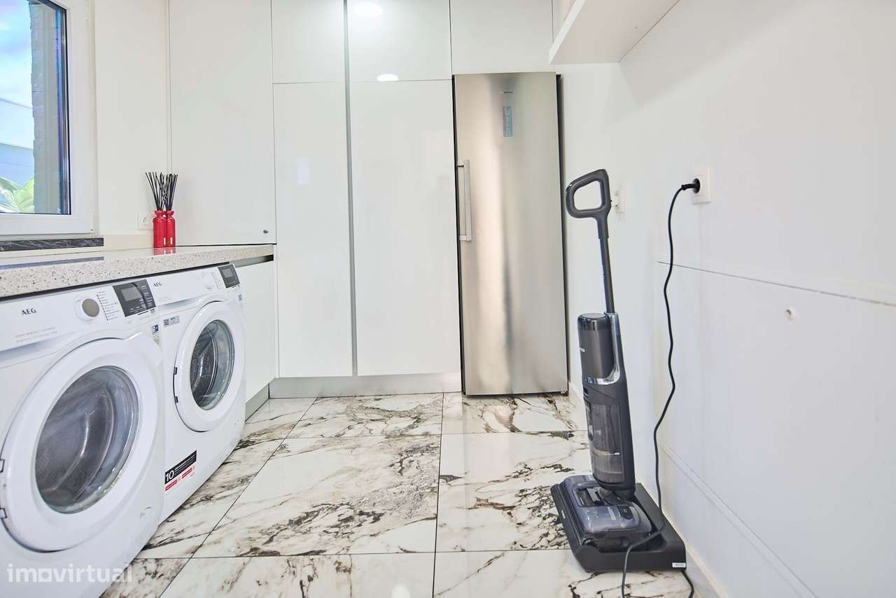 Moradia T4 com  piscina e jardim em zona privilegiada, Charneca da Cap-17