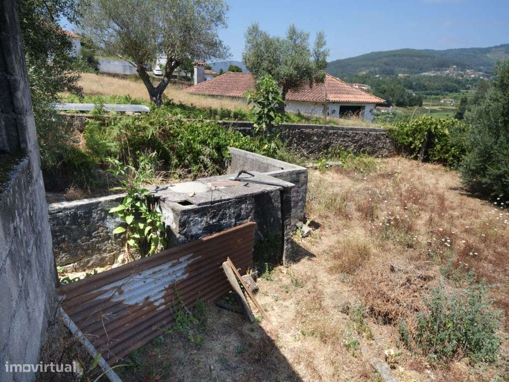 Moradia T1 para recuperação | Arcozelo, Ponte de Lima-8