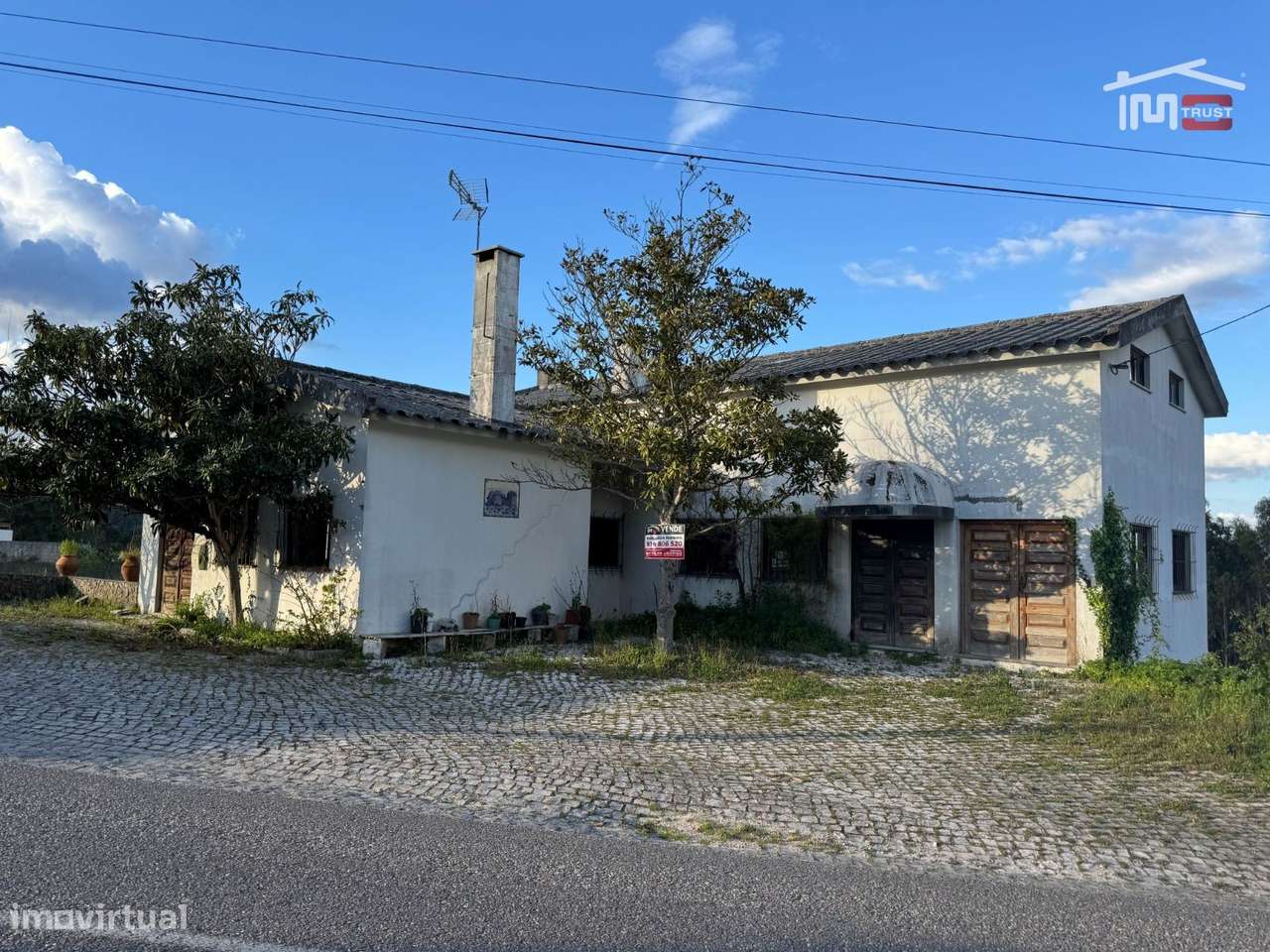 Moradia T3 para Habitação, Alojamento Local ou Comércio em Ourém - Grande imagem: 1/40
