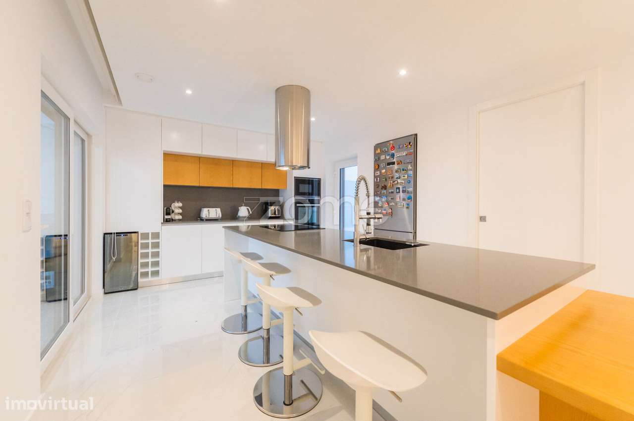 Moradia T4 com psicina-29