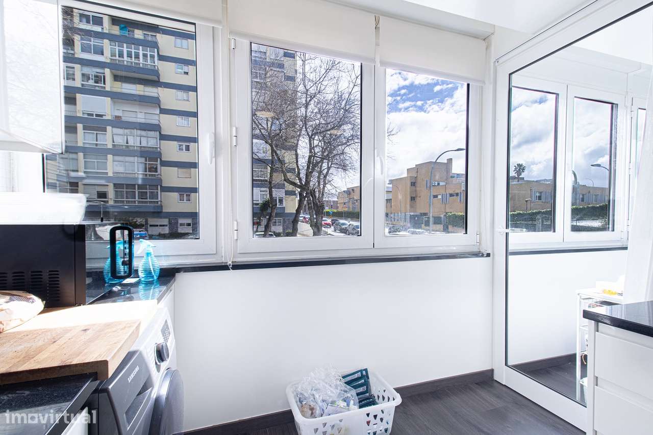 Apartamento T4  remodelado em Carnaxide-24