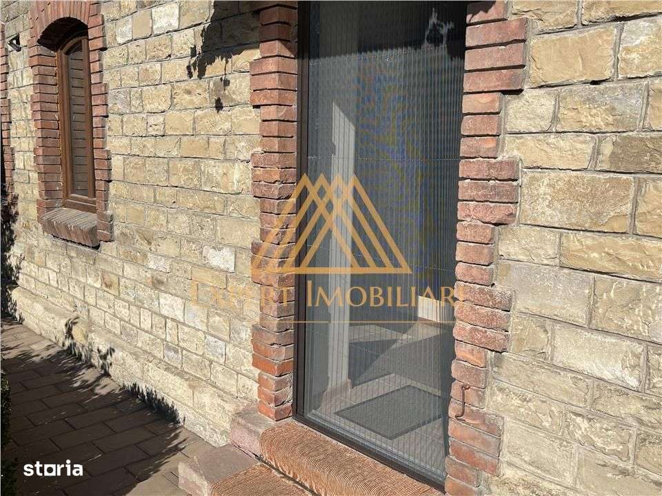 Casa Franceza de vanzare - Imagine principală: 2/20