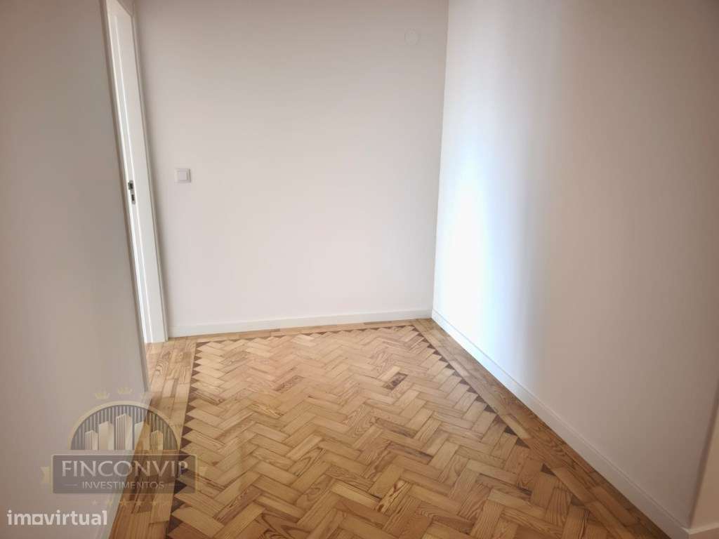 Apartamento T3 remodelado, em Almada,Cacilhas.-5