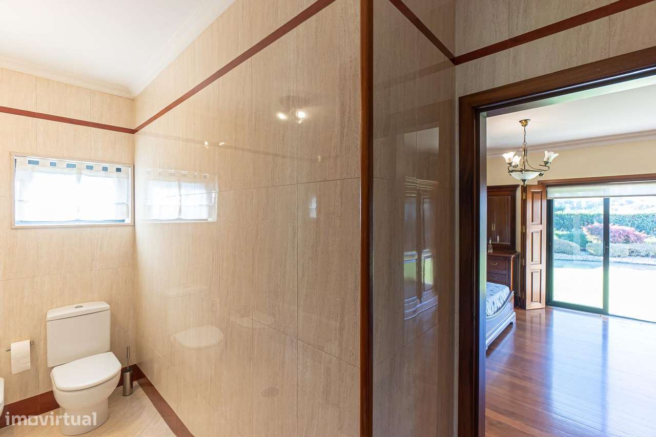 Quinta T4+1 , Moradia Térrea, 4.500 m² Terreno,  Privacidade Total-27