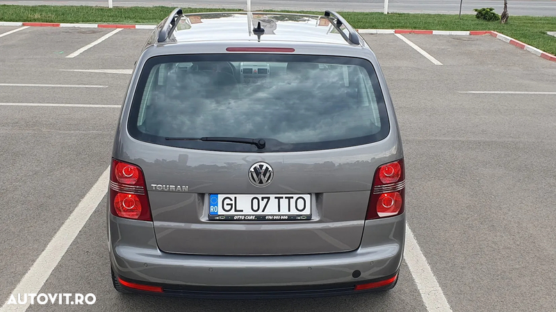 Volkswagen Touran 1.9 TDI Conceptline Aut - 17