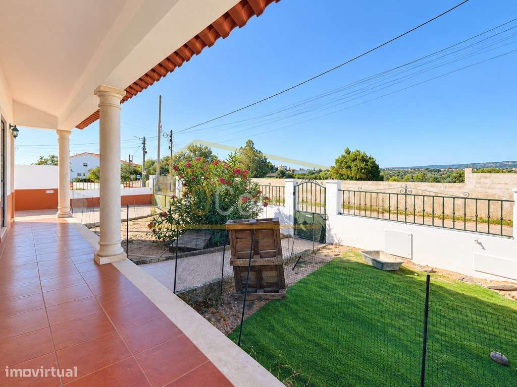 MORADIA T3 COM 2 ANEXOS| PISCINA| EXCELENTE LOCALIZAÇÃO E POTENCIAL...-14