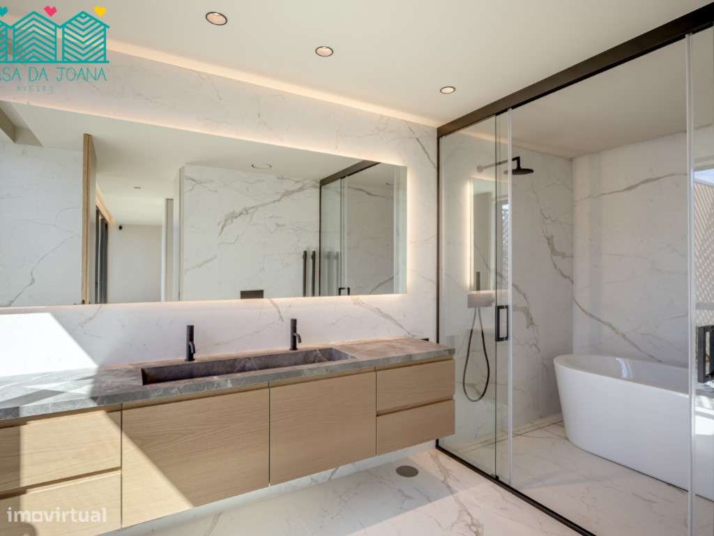 Moradia T5+1 com Piscina em Cascais-17