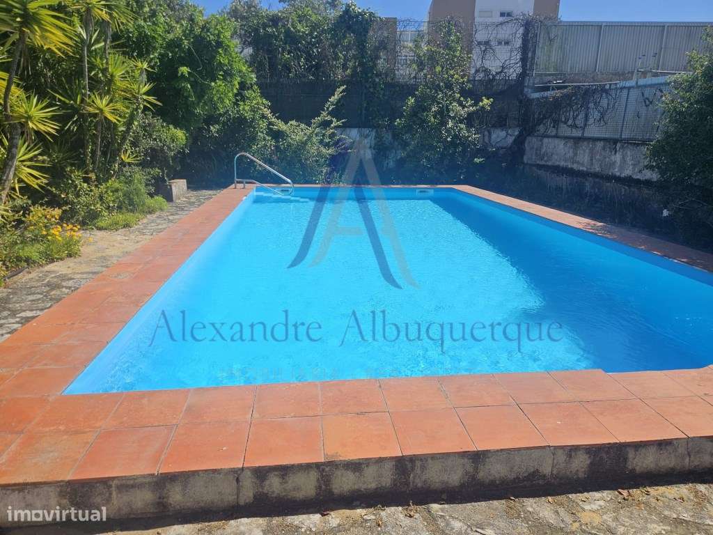 Excelente Moradia Isolada T4 na Charneca da Cotovia-28