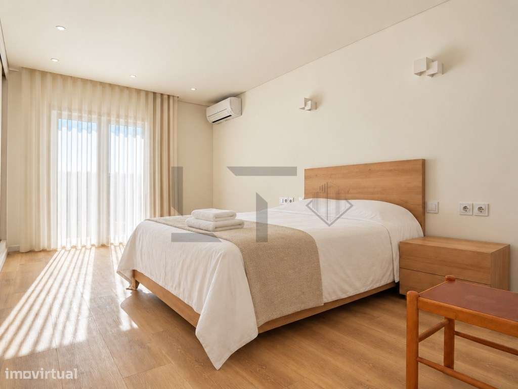 Quinta com 2 Moradias, 2 Campos de Ténis e Piscina, para Venda em P...-29