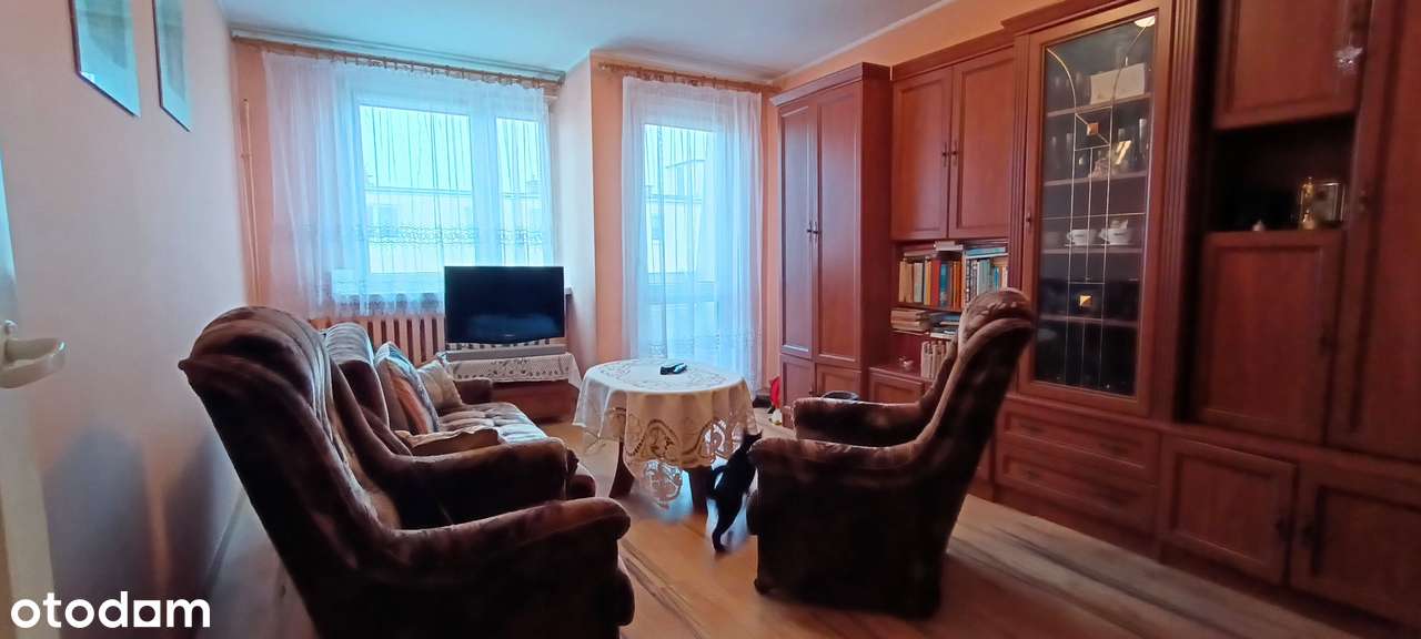 Przestronne 3-pokojowe mieszkanie z balkonem-0