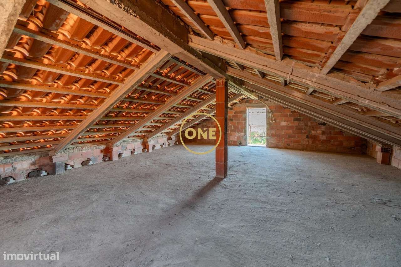 Moradia Térrea T2+1 com Terreno de 3,88 ha – Cruz do Vento, Carnota (A-18