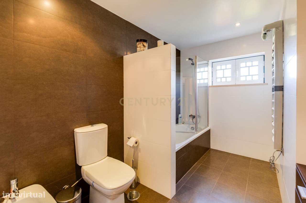 Luxuosa Moradia T 5 com Vista Panorâmica em São Simão de Litém, Pombal-26