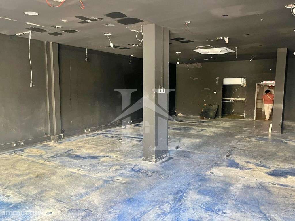 Loja com Excelente Visibilidade em Loures - Grande imagem: 5/10