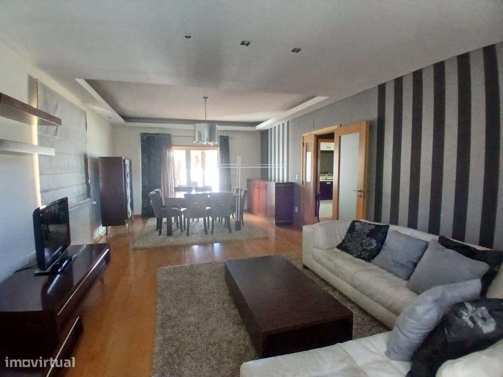 Moradia Isolada, arquitetura tradicional, com garagem - Quintinhas - Grande imagem: 5/35