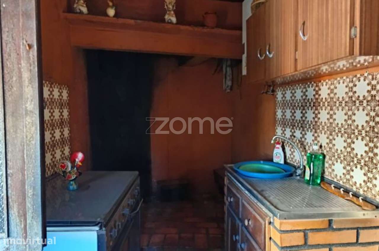 Moradia tradicional T2 de 2 pisos a 15 min de Vila Real | Guiães-16