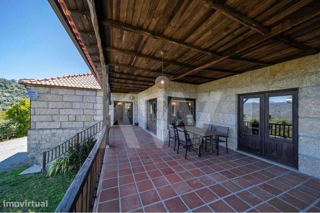 Moradia de charme com vistas únicas de rio  no Gerês - Grande imagem: 4/60