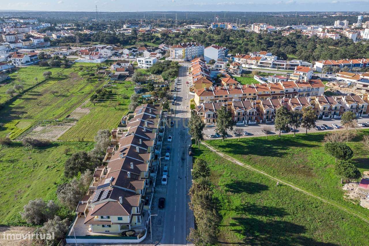 Moradia em Banda T4 | 3 Pisos | Aldeia de Paio Pires 490.000 € | 249 m-40