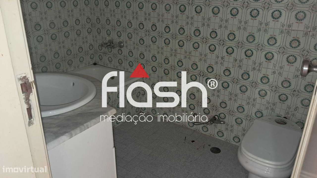 T2 Remodelado com elevador e arrecadação na Figueirinha -Oeiras-19