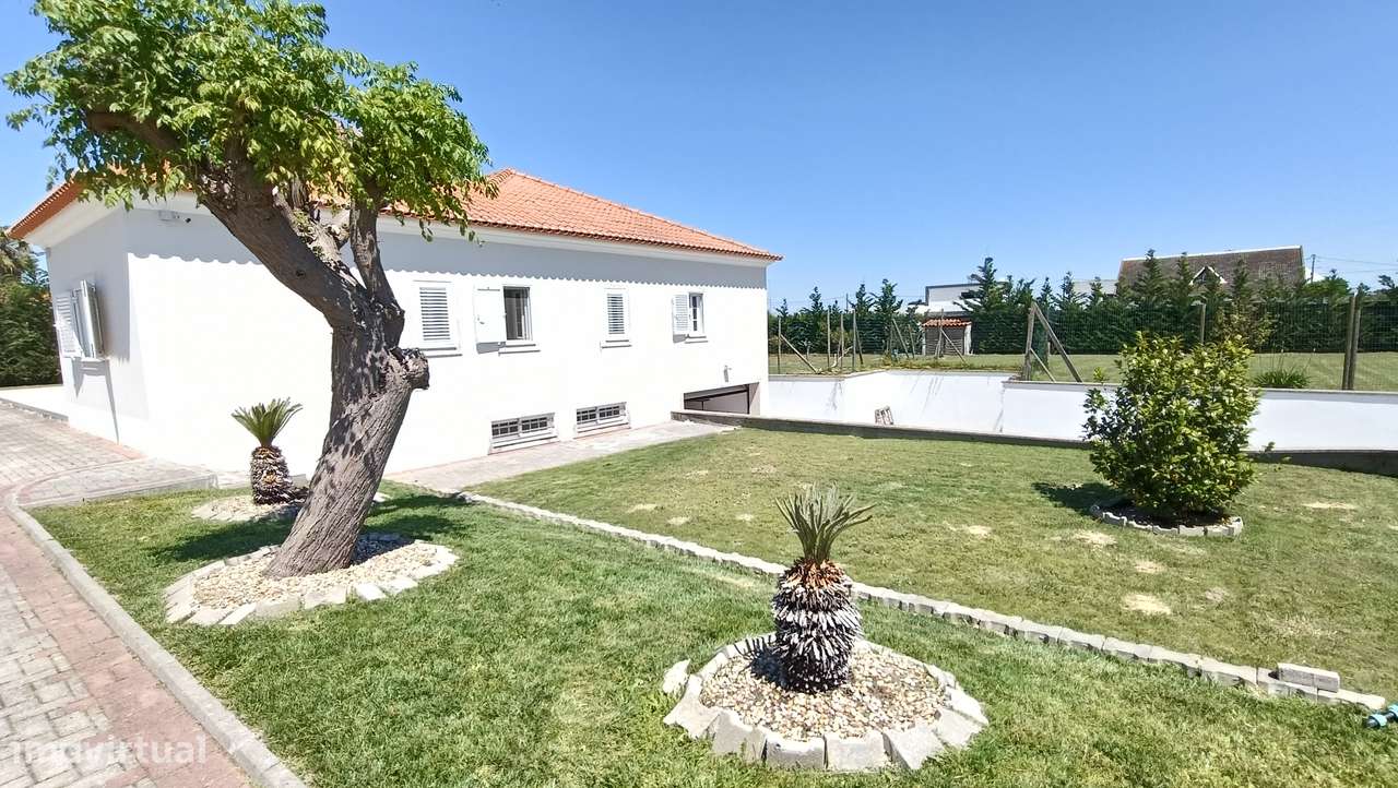 Quintinha, com moradia térrea, a 20 minutos de Lisboa-28