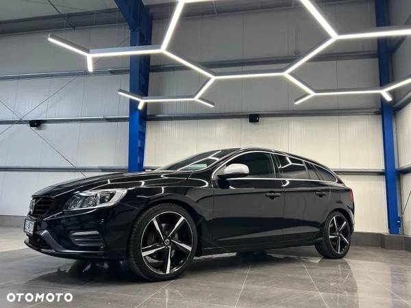 Volvo V60 T6 AWD R-Design Momentum - 6