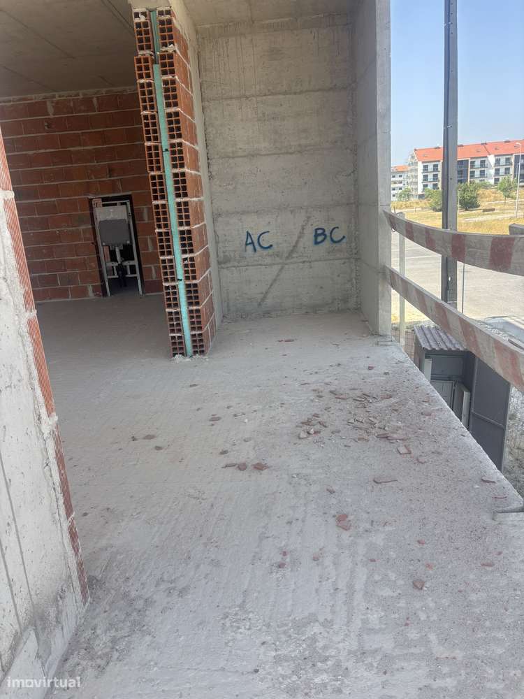 Excelente Apartamento T3 Novo em Pinhal Novo-21