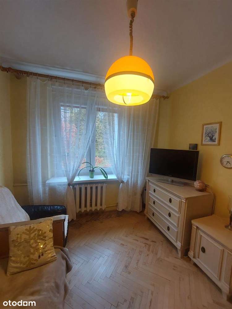 Klimatyczne, 2 pokojowe z wyposażeniem, I piętro w centrum-5