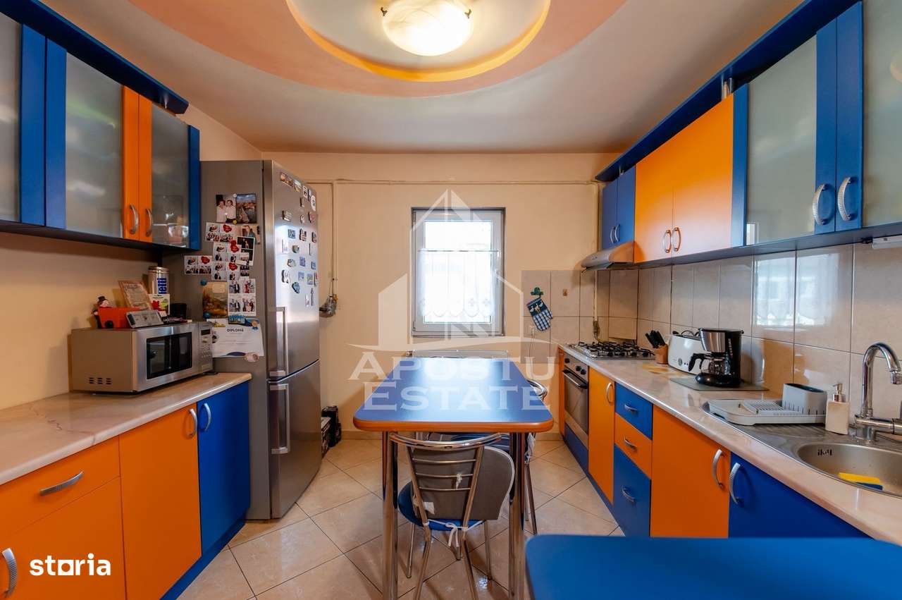 Apartament cu 3 camere,  doua bai , centrala termica , decomandat - Imagine principală: 5/10
