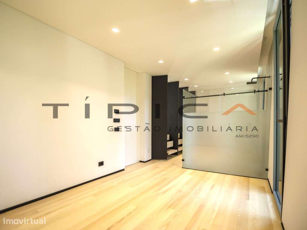 Moradia LUXO Condomínio Privado-17