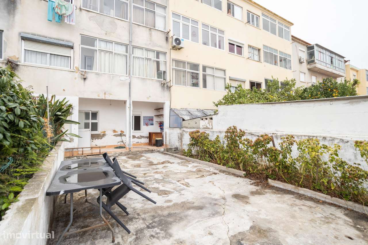 Encantador T2+1 em Amora com garagem e logradouro - Grande imagem: 4/25