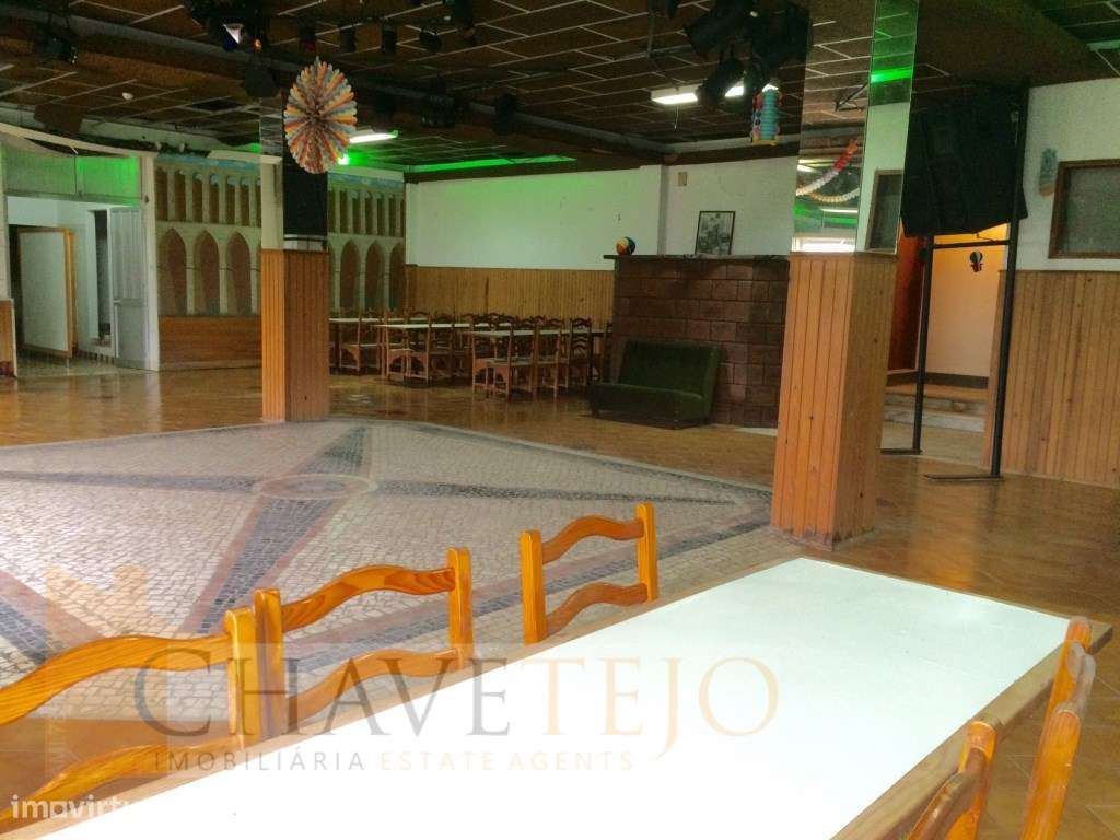 OPORTUNIDADE! Propriedade com habitação, restaurante e armazém pert... - Grande imagem: 5/40