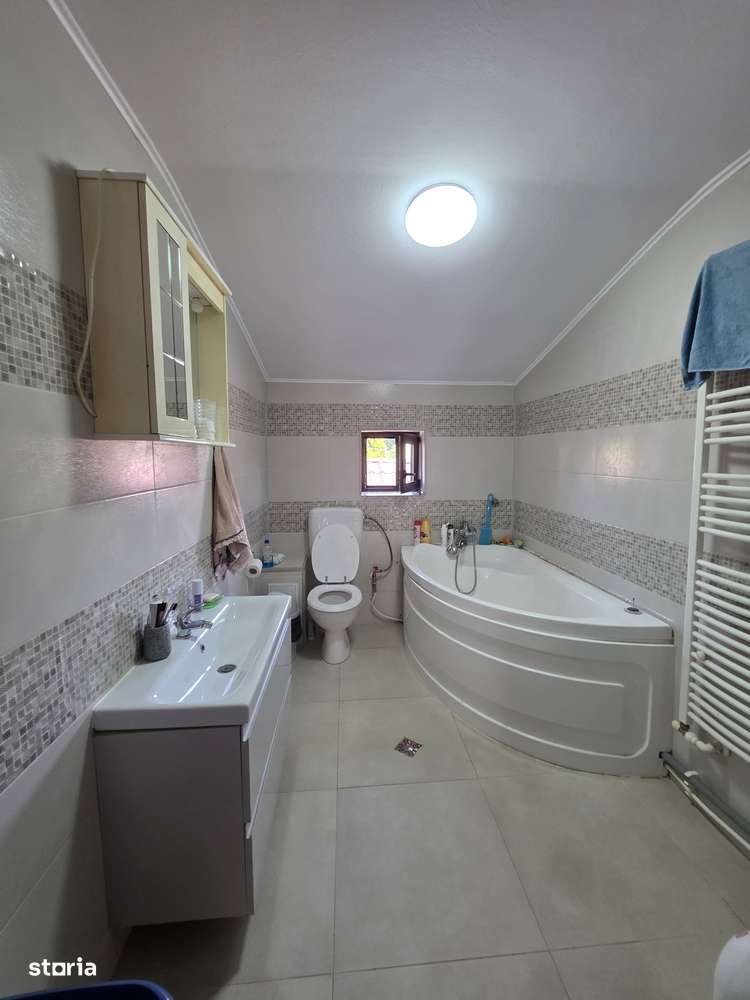 Casa Parter + Etaj Str. Aeroportului-14