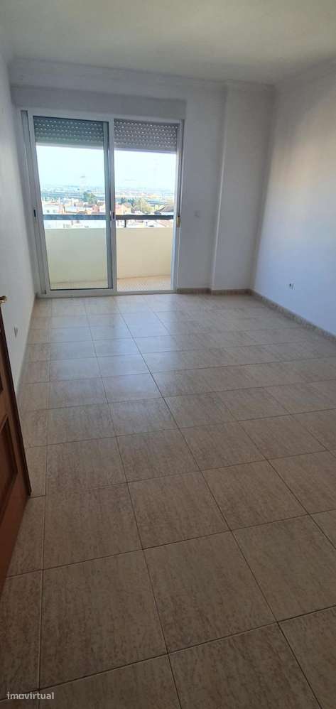 Apartamento T2 com garagem - Grande imagem: 4/7