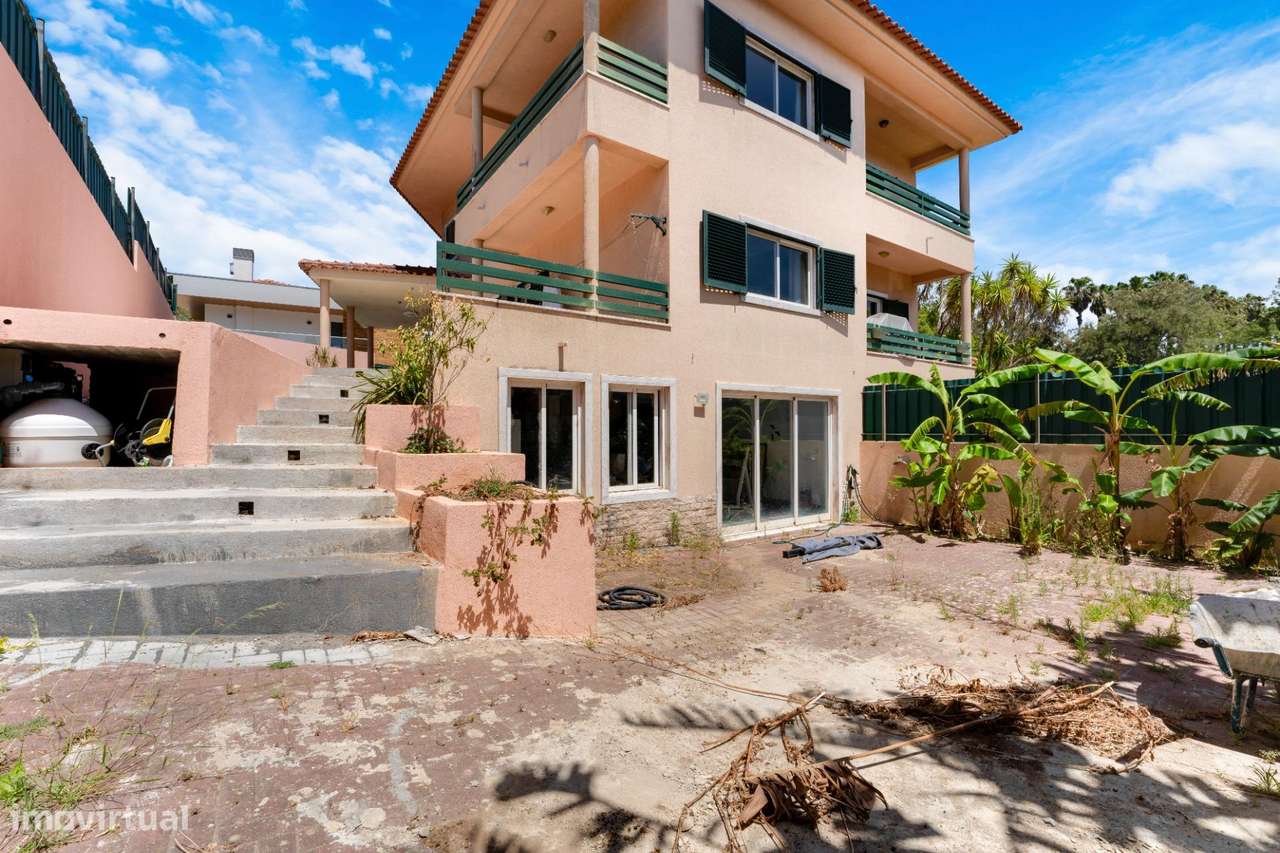 Moradia T4+1 com piscina e jardim, no Murganhal, Caxias-7