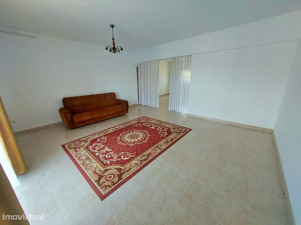 Moradia T3 isolada com jardim, terraço e garagem-8