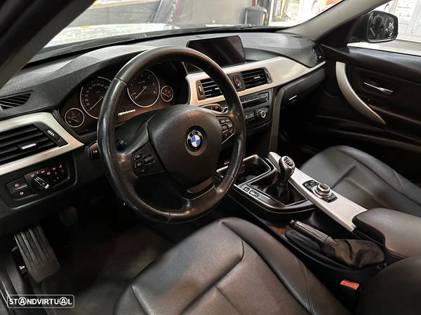 BMW 318 d Touring Line Sport - 14