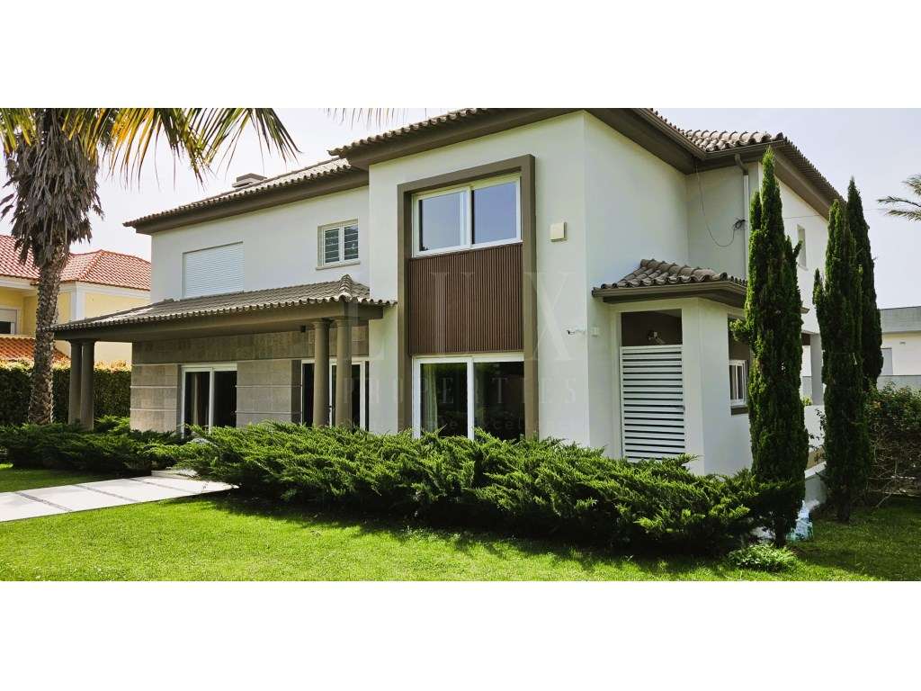 MORADIA DE LUXO NO CENTRO DO ESTORIL-2