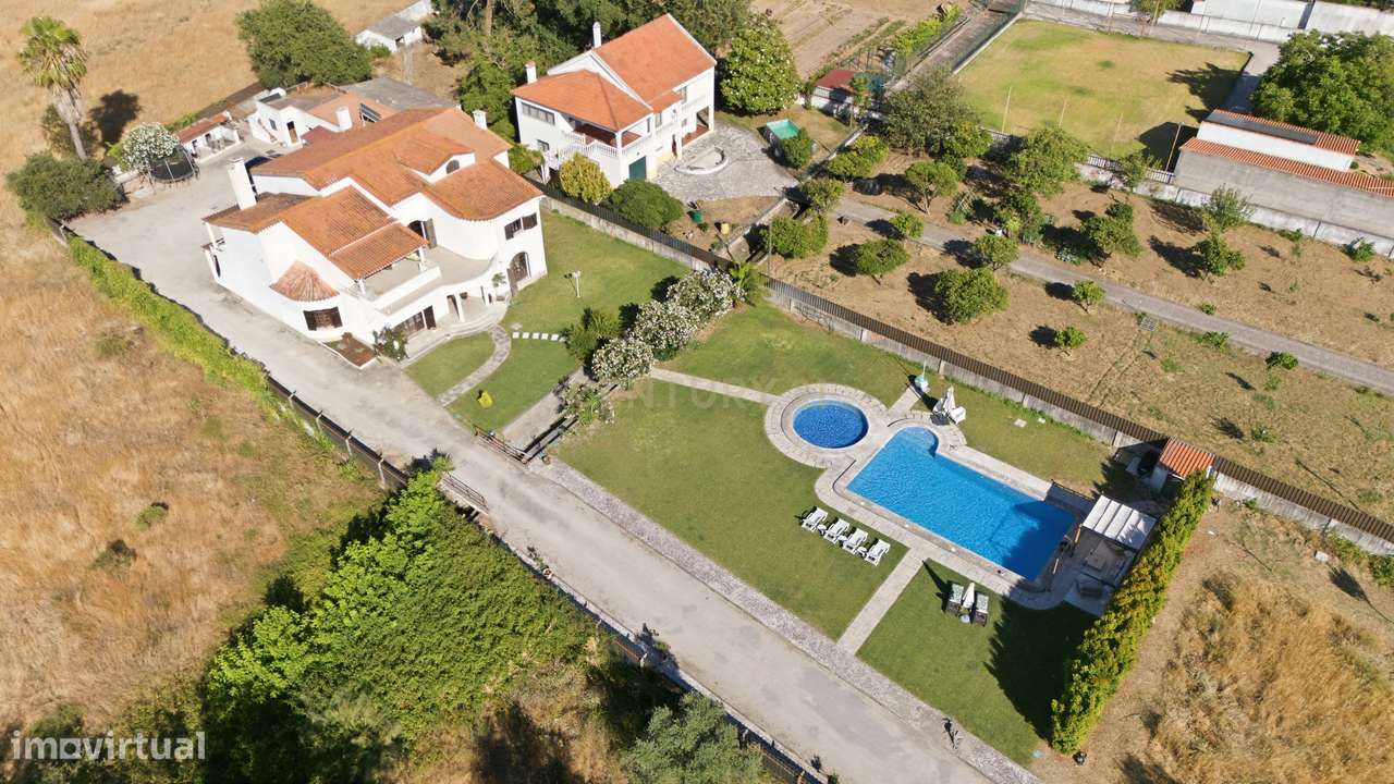 Quinta de Charme em Palmela – Renovada, Espaçosa e Pronta a Viver-26