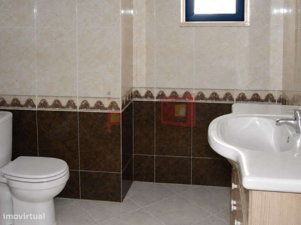 APARTAMENTO T3 COM PARQUEAMENTO-14
