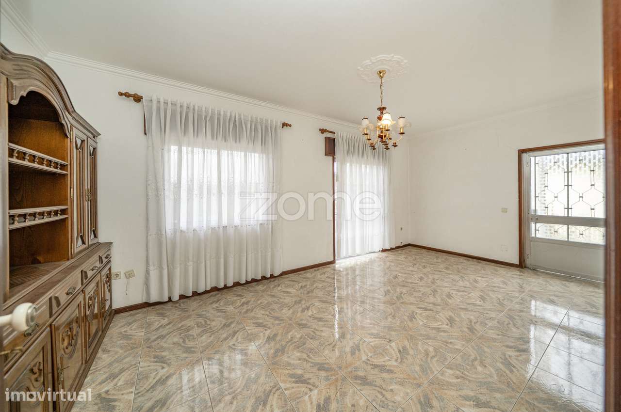 Moradia Em Serafao Com 2 Habitacoes E Lote De 650M