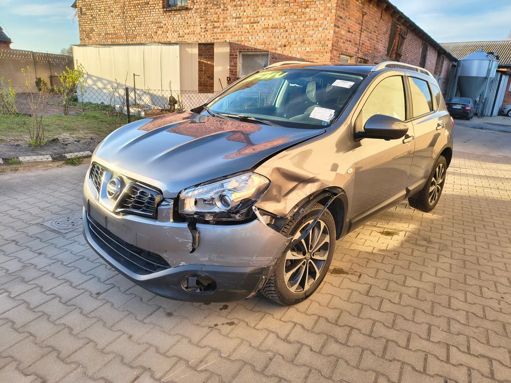 Nissan Qashqai I 2.0 dCi 4 x 4 DPF 360 2012