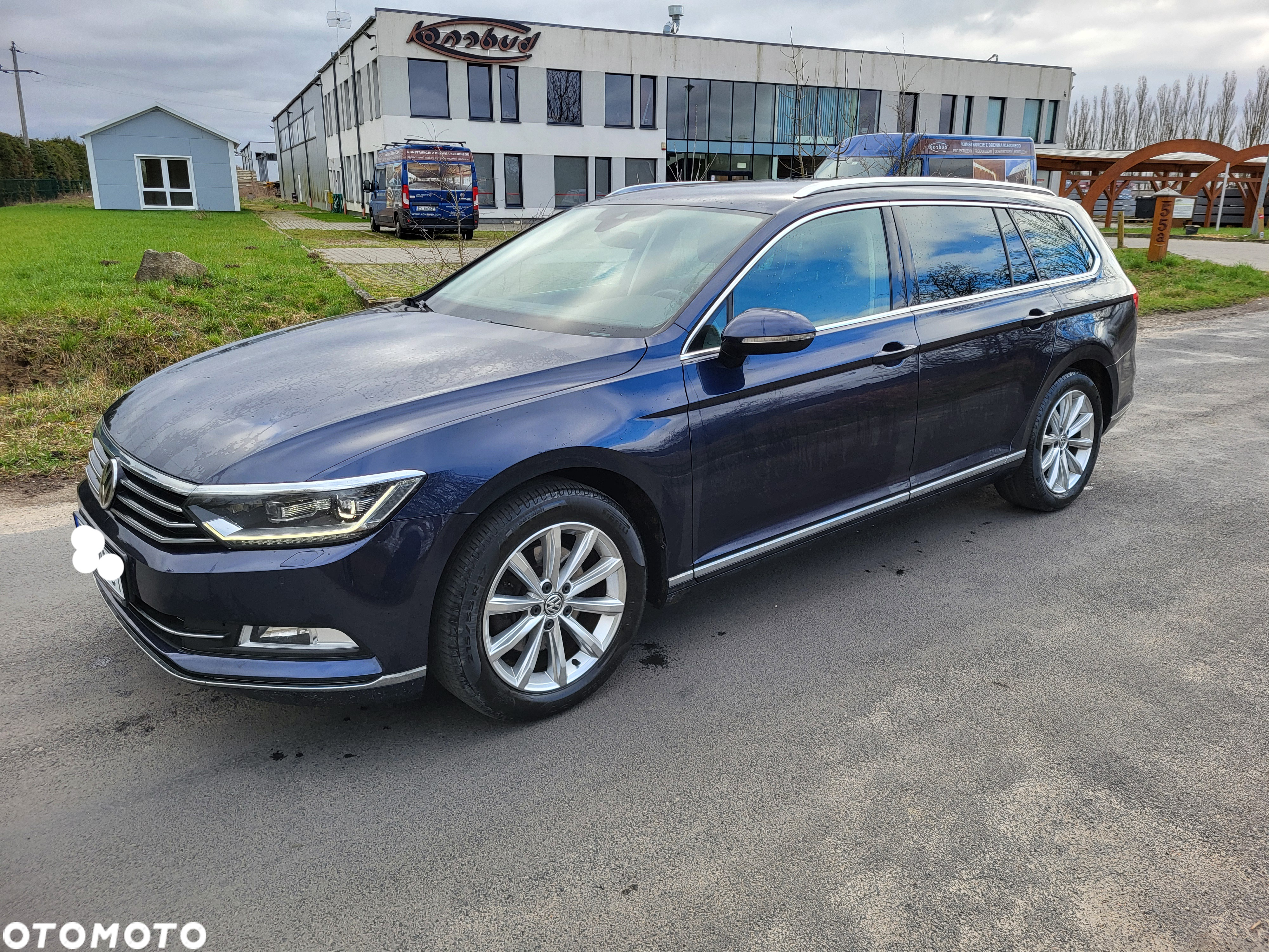 Volkswagen Passat Variant 2.0 TDI SCR DSG Business - 4