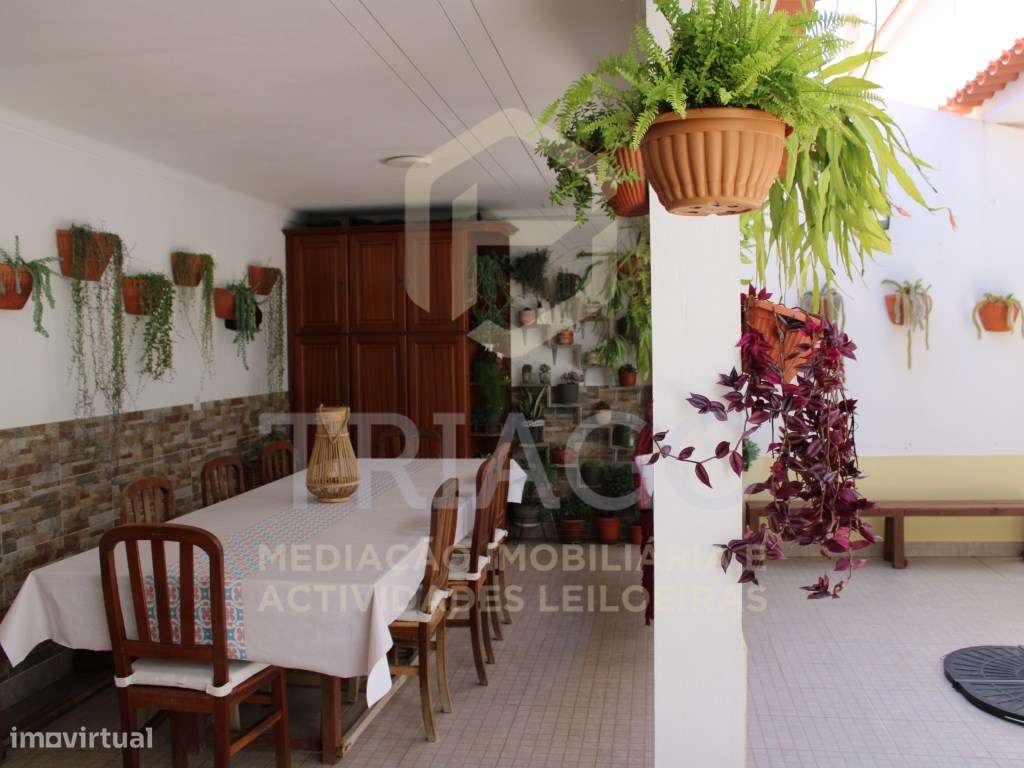 Fantástica Moradia T4 mais Escritório com Garagem-5