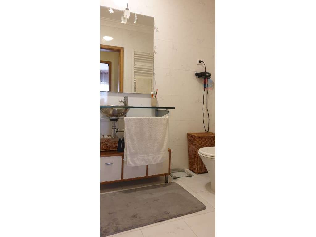APARTAMENTO T3 COM 2 LUGARES DE GARAGEM NO CENTRO DE VILA REAL-15