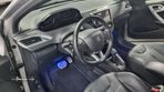 Peugeot 208 1.2 PureTech Allure EAT6 - 5