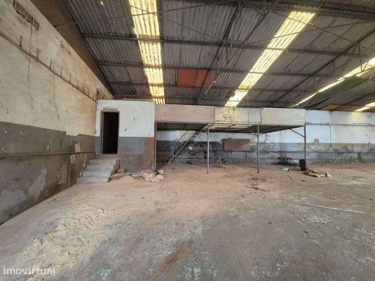 Armazém com Moradia na rua Regadio - Santa Maria da Feira-6