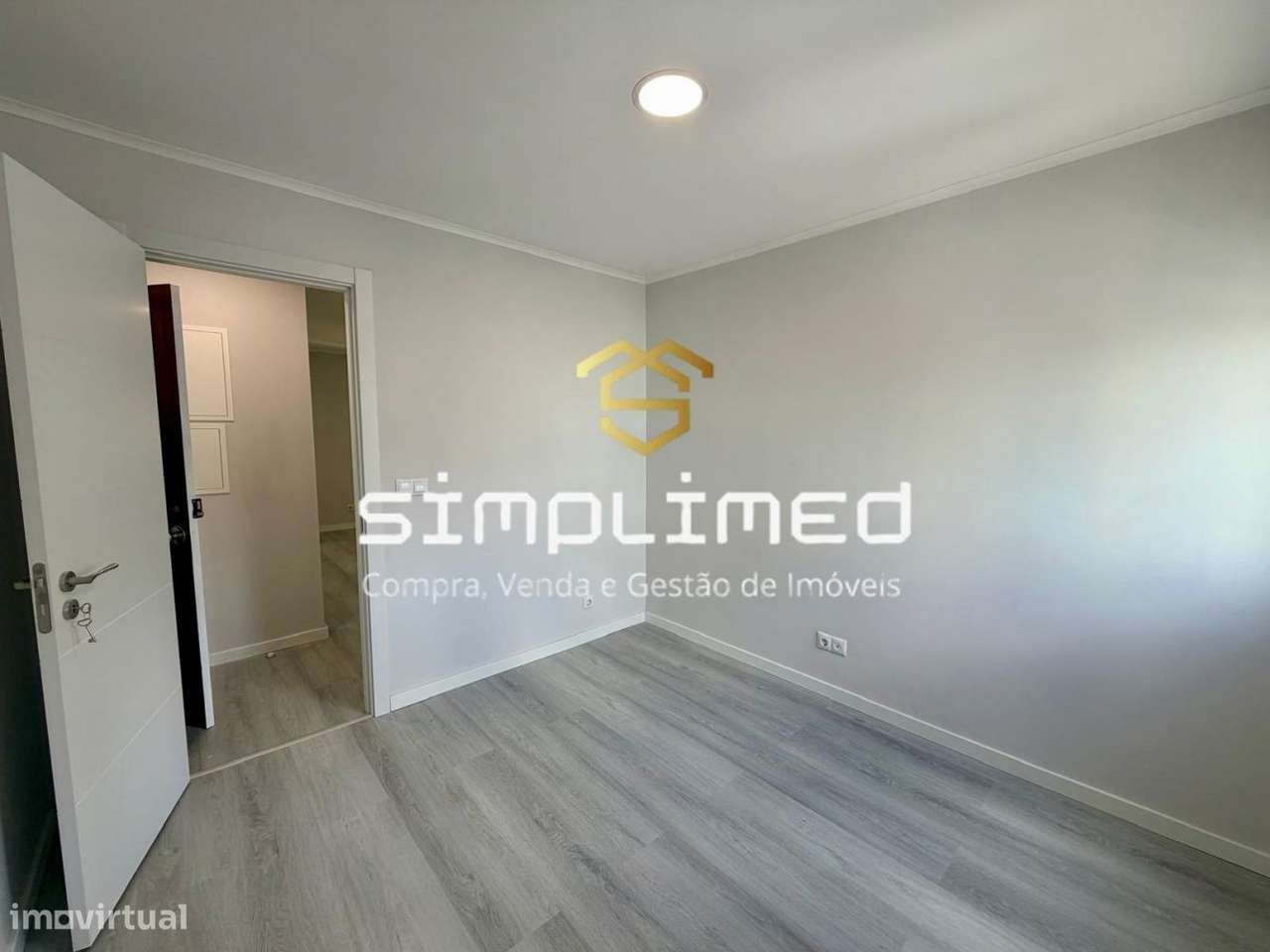 Apartamento T3 localizado no Laranjeiro-17