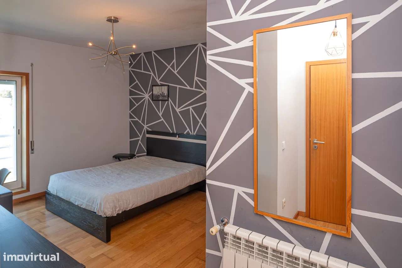 T3 com Suíte | Condomínio Fechado com Piscina | Barcelinhos-12