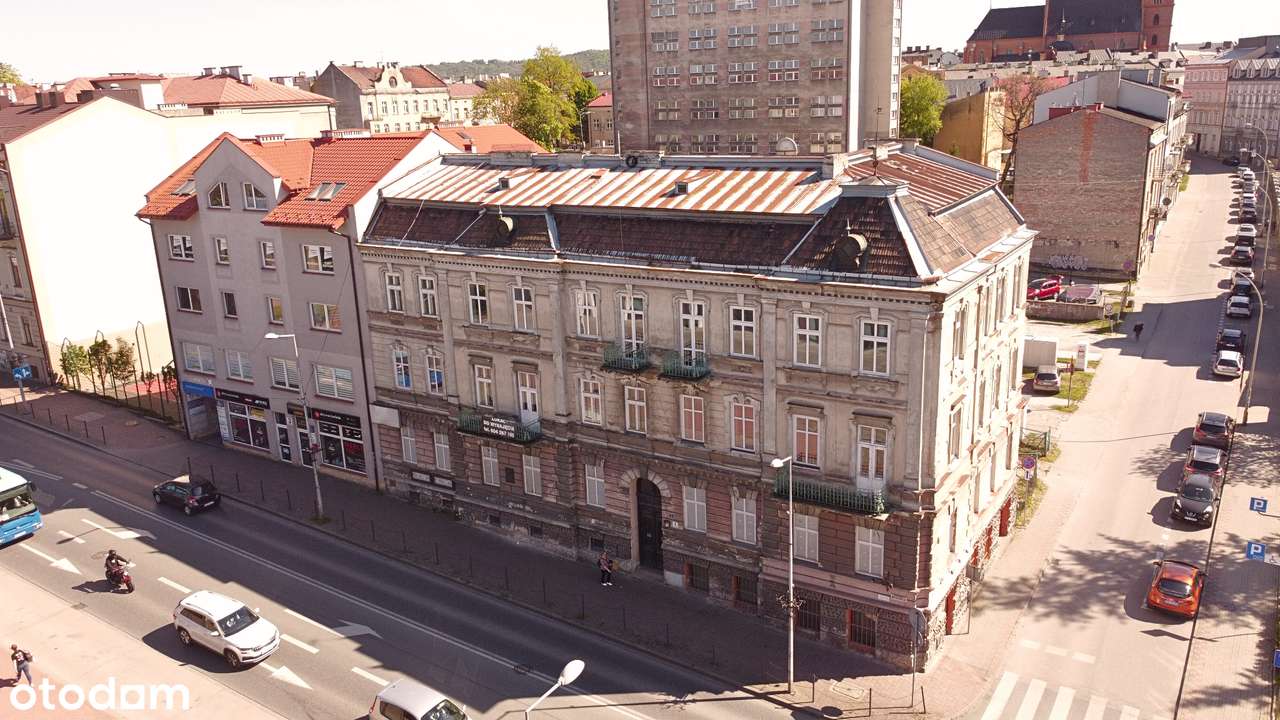 Kamienica w CENTRUM Tarnowa z oknami na Tarnowski Teatr! - Pełny obrazek: 1/20