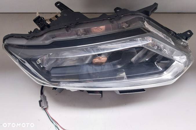 Lampa przód prawa Nissan Rogue 14-16 - 3