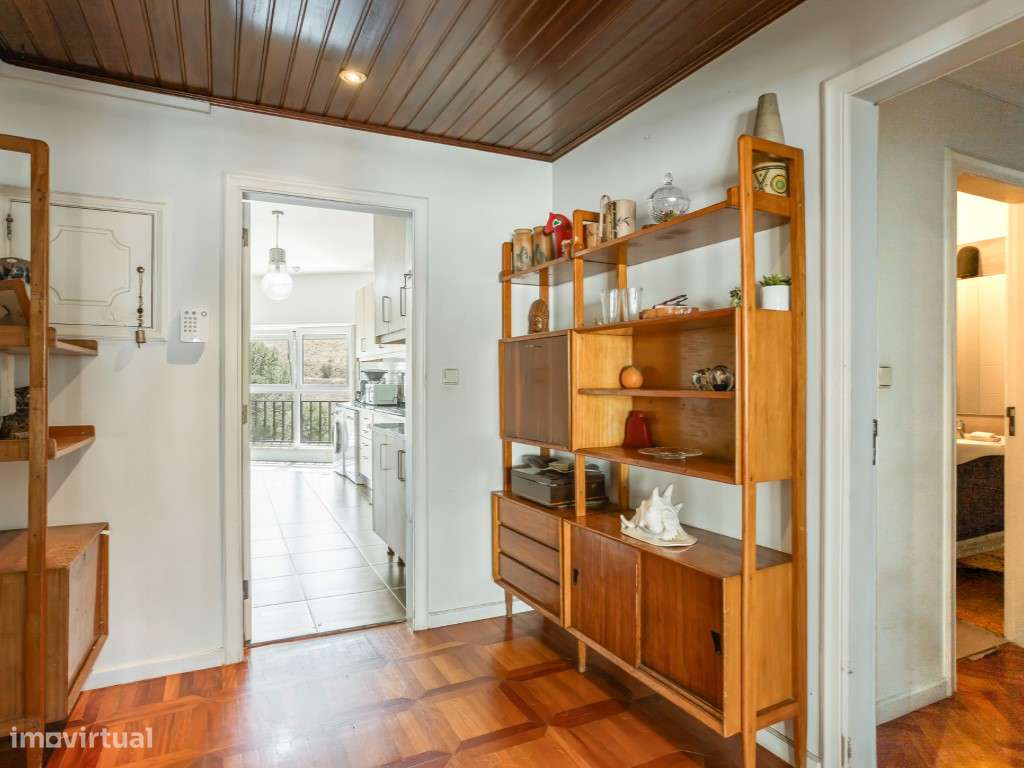 Excelente Apartamento T4 em MIraflores-5